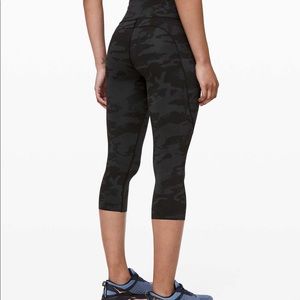 Lululemon Fast and Free Crop II 19" Camo SIZE 4